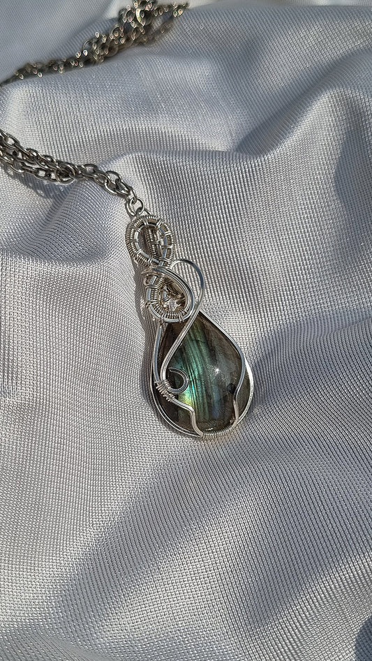 Lustrous labradorite